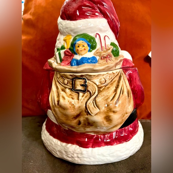 Santa Cookie Jar, 9 1/2 tall base about 7” - Picture 2 of 3